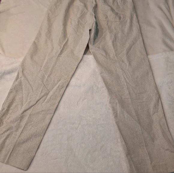 Uniqlo Tan/ Cream Pants Relaxed Fit Size Medium - Picture 9 of 12